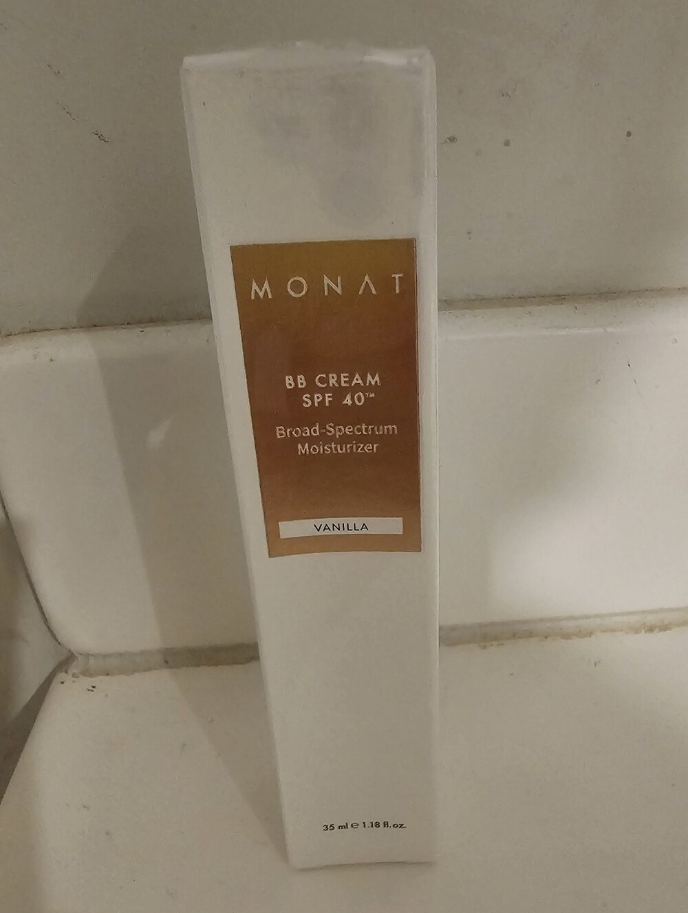MONAT BB Cream SPF 40 Broad-Spectrum Moisturizer - Vanilla